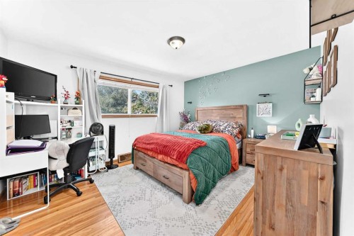 3927 40A Avenue, Red Deer, AB 