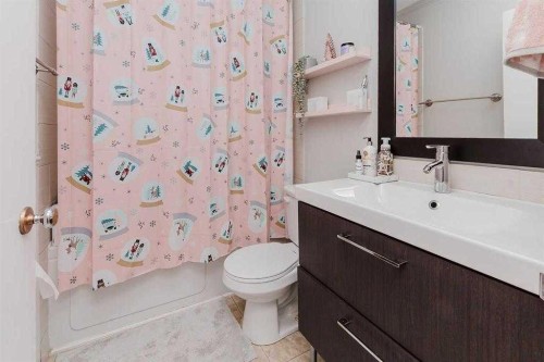 3927 40A Avenue, Red Deer, AB 