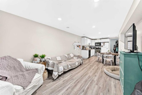 3927 40A Avenue, Red Deer, AB 