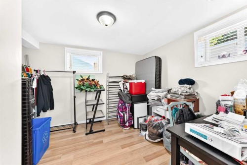 3927 40A Avenue, Red Deer, AB 