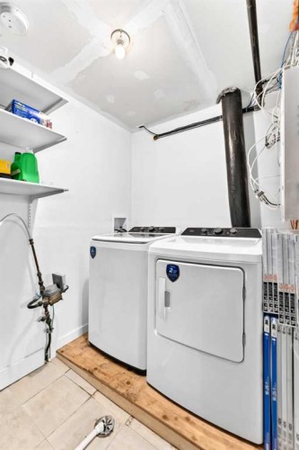 3927 40A Avenue, Red Deer, AB 
