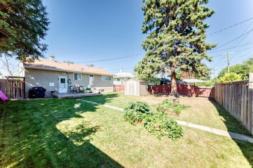 3927 40A Avenue, Red Deer, AB 