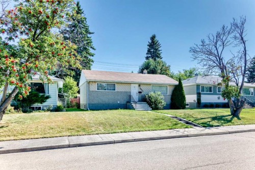 3927 40A Avenue, Red Deer, AB 