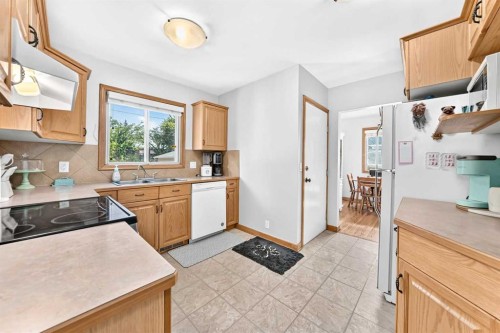 3927 40A Avenue, Red Deer, AB 