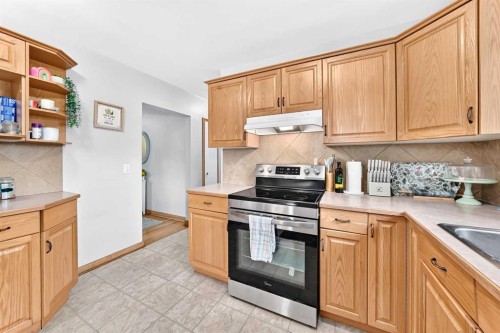 3927 40A Avenue, Red Deer, AB 