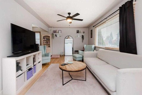 3927 40A Avenue, Red Deer, AB 