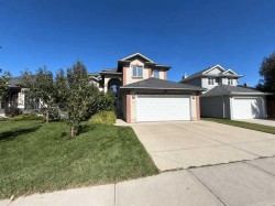 76 Valley Creek Crescent NWCalgary, AB T3B 5V3