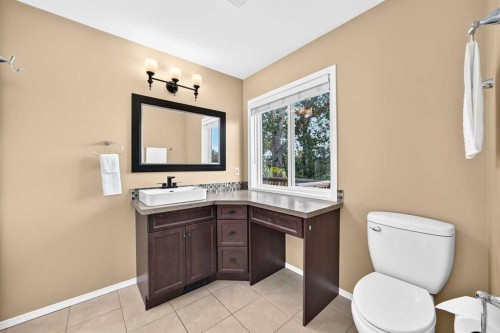 124 Shawinigan Way Sw, Calgary, AB 
