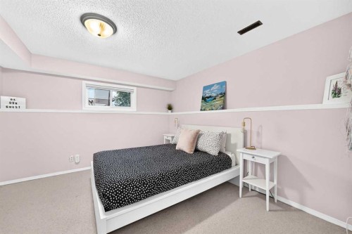 124 Shawinigan Way Sw, Calgary, AB 