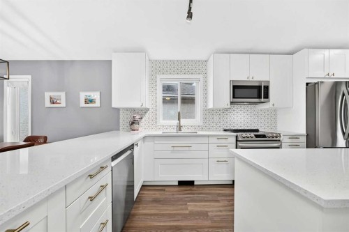 124 Shawinigan Way Sw, Calgary, AB 