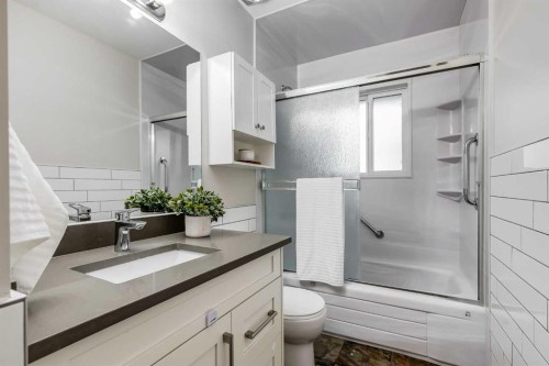 3216 15 Street Nw, Calgary, AB 