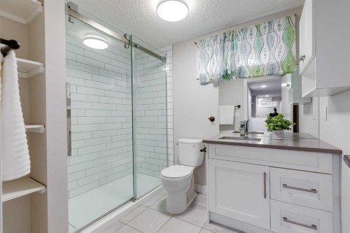 3216 15 Street Nw, Calgary, AB 