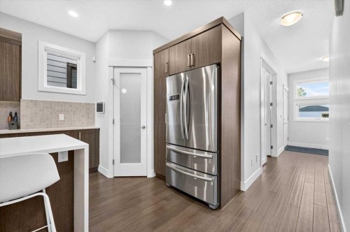 4656 82 Street Nw, Calgary, AB 