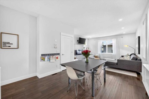 4656 82 Street Nw, Calgary, AB 
