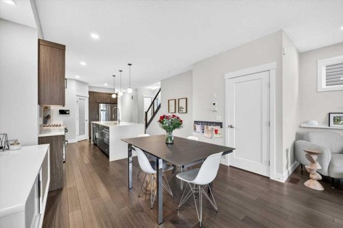 4656 82 Street Nw, Calgary, AB 