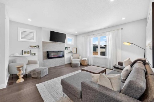 4656 82 Street Nw, Calgary, AB 