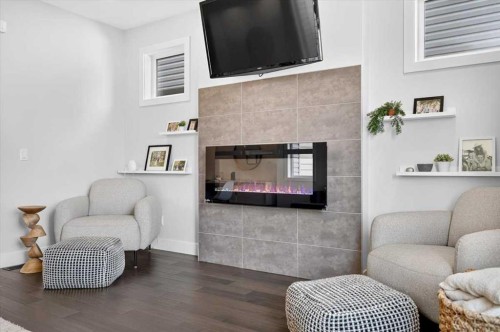 4656 82 Street Nw, Calgary, AB 