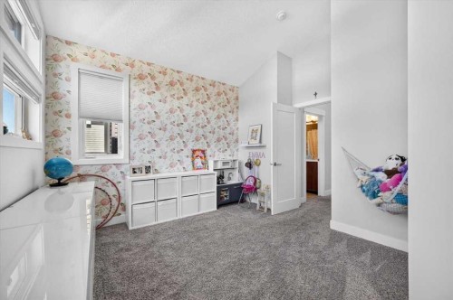 4656 82 Street Nw, Calgary, AB 