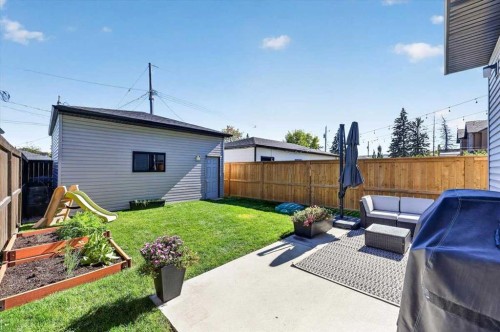 4656 82 Street Nw, Calgary, AB 