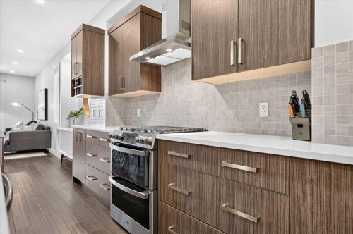 4656 82 Street Nw, Calgary, AB 