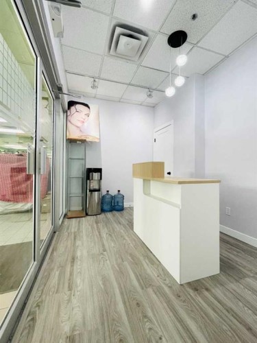 1623 Centre Street Nw, Calgary, AB 