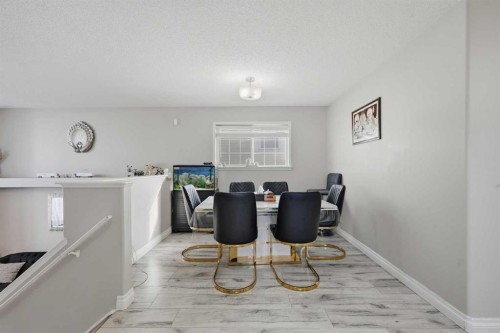 22 Anaheim Bay Ne, Calgary, AB 