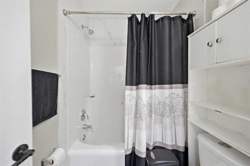 22 Anaheim Bay Ne, Calgary, AB 