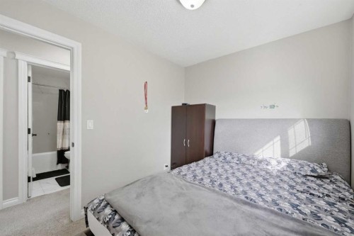 22 Anaheim Bay Ne, Calgary, AB 
