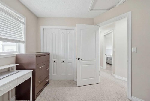 22 Anaheim Bay Ne, Calgary, AB 