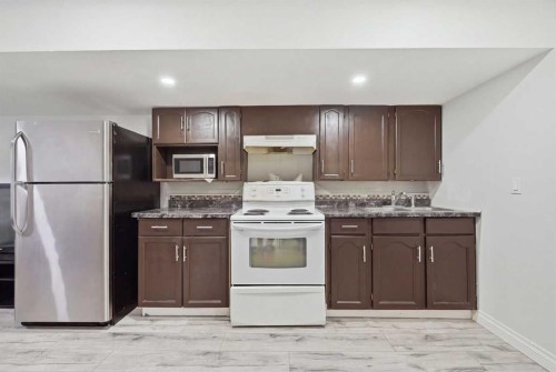 22 Anaheim Bay Ne, Calgary, AB 
