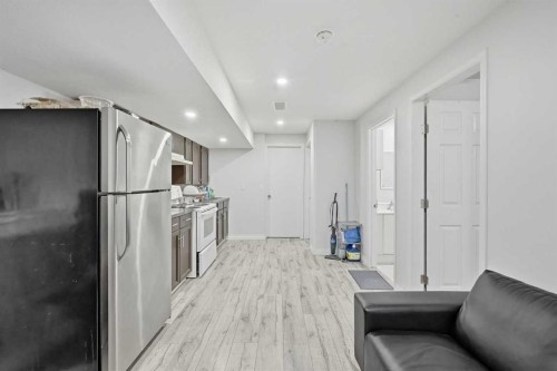 22 Anaheim Bay Ne, Calgary, AB 