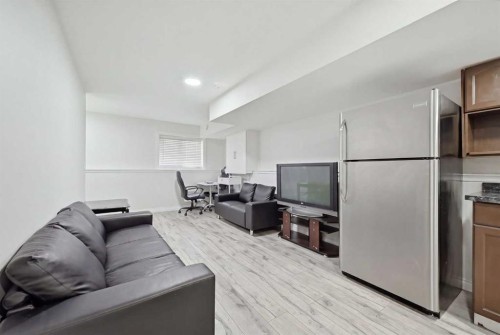 22 Anaheim Bay Ne, Calgary, AB 