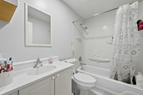22 Anaheim Bay Ne, Calgary, AB 