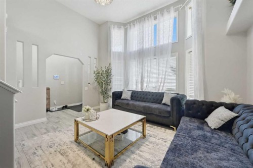 22 Anaheim Bay Ne, Calgary, AB 