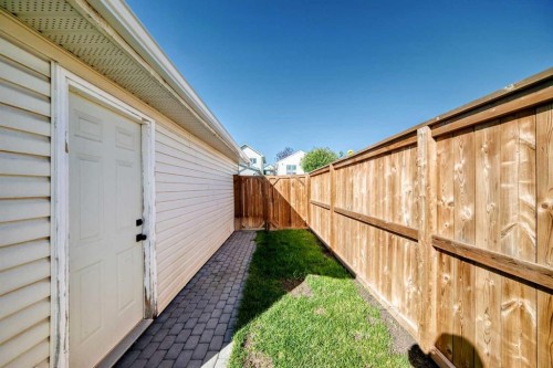 53 Mt Aberdeen Circle Se, Calgary, AB 
