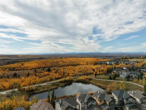442-26 Val Gardena View SW Calgary, AB T3H 5Z5