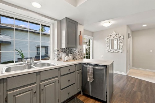 251-4037 42 Street Nw, Calgary, AB 