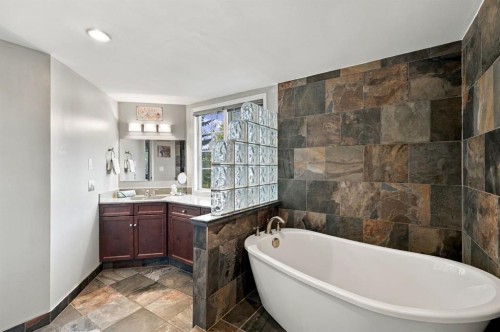 251-4037 42 Street Nw, Calgary, AB 