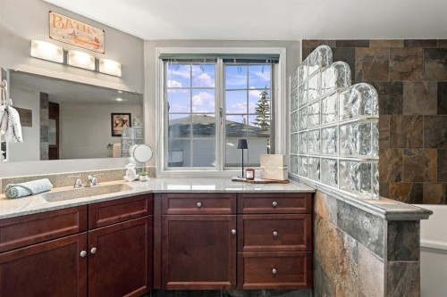 251-4037 42 Street Nw, Calgary, AB 
