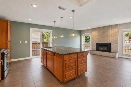 856 Lake Twintree Crescent Se, Calgary, AB 