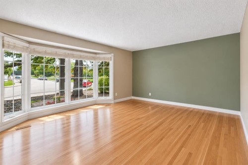 856 Lake Twintree Crescent Se, Calgary, AB 