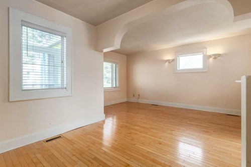 123 30 Avenue Nw, Calgary, AB 