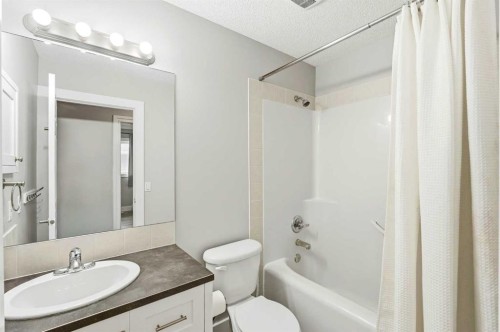 141 Thornfield Close Se, Airdrie, AB 