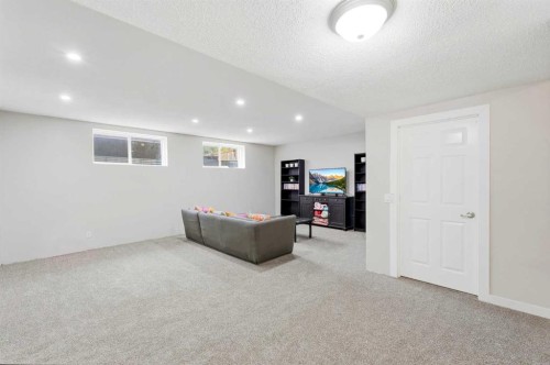 141 Thornfield Close Se, Airdrie, AB 