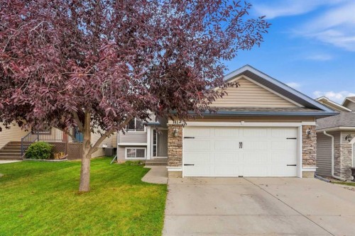 141 Thornfield Close Se, Airdrie, AB 