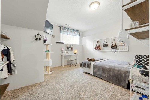 141 Thornfield Close Se, Airdrie, AB 