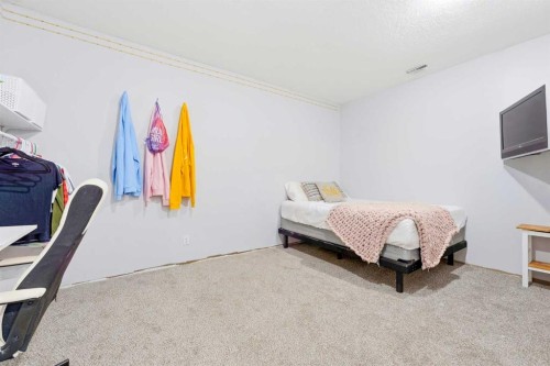 141 Thornfield Close Se, Airdrie, AB 