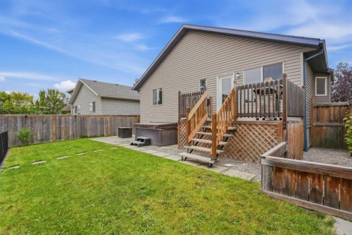 141 Thornfield Close Se, Airdrie, AB 