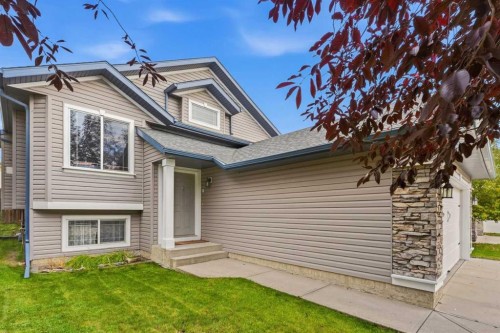 141 Thornfield Close Se, Airdrie, AB 
