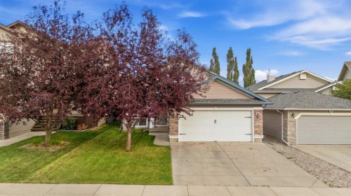 141 Thornfield Close Se, Airdrie, AB 